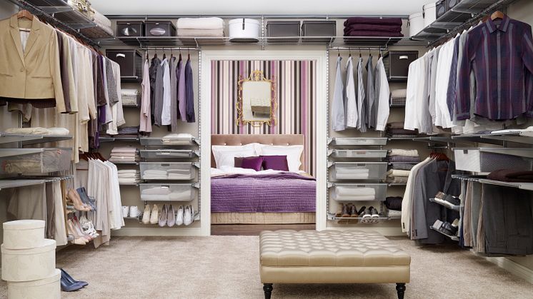 Walk-in closet med Elfa Classic