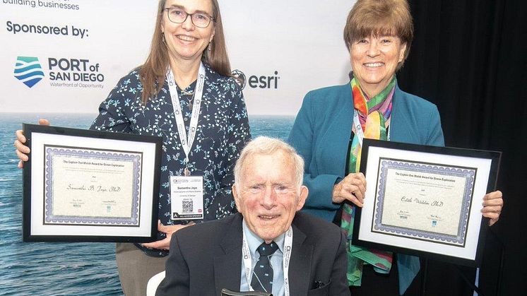 Samantha Joyce & Edith Widder joint winners of Capt Don Walsh Award