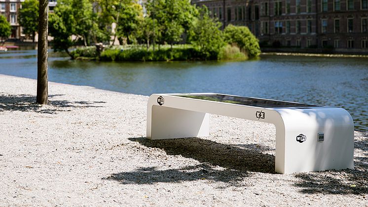 Smart Solar Bench, design Infra Marks