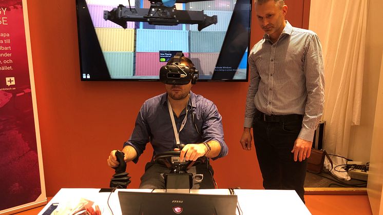 Johan Hellström, Digital Business Developer på Kalmar Global och Sebastian Maghsoudi, IT-konsult på Combitech.