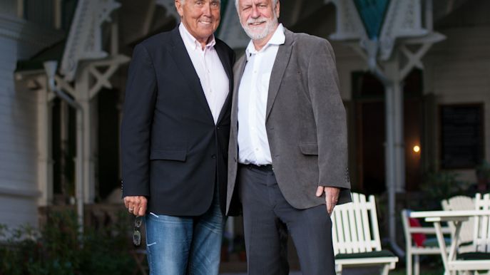 Ingvar Oldsberg & Björn Hellberg utanför Villa Sjötorp, Ljungkile.