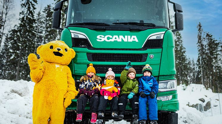 Kummien maskotti Teemu-nalle seikkailee tänä vuonna Scanian kanssa lasten sairaanhoidon ja terveyden edistämisen puolesta.