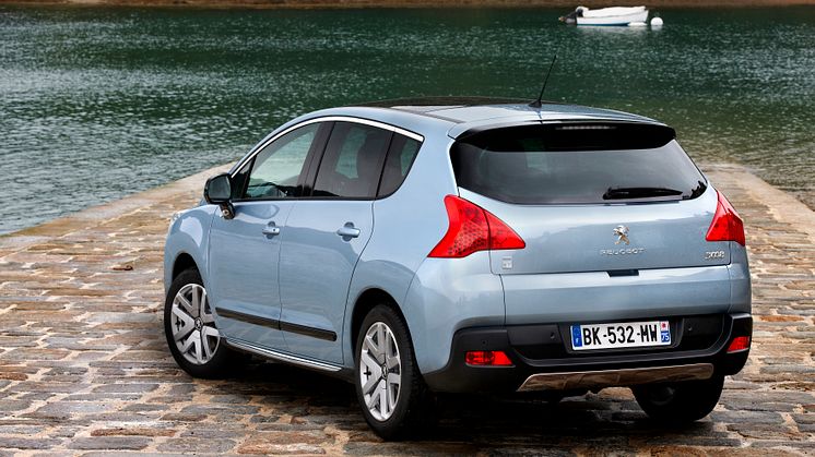 Peugeot leder loppet mot låga koldioxidutsläpp - Peugeot 3008 HYbrid4