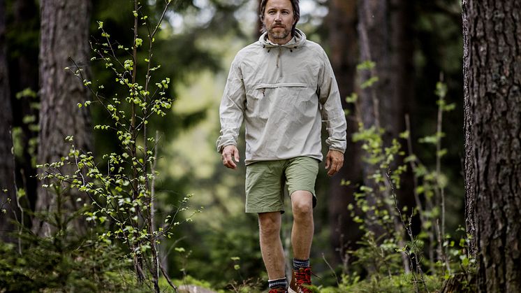 GÅR EN MIL OM DAGEN: Forfatter Torbjørn Ekelund har bokstavelig talt tatt beina fatt siden han fikk epilepsi og ble fratatt førerkortet. Foto: Jørn H. Moen
