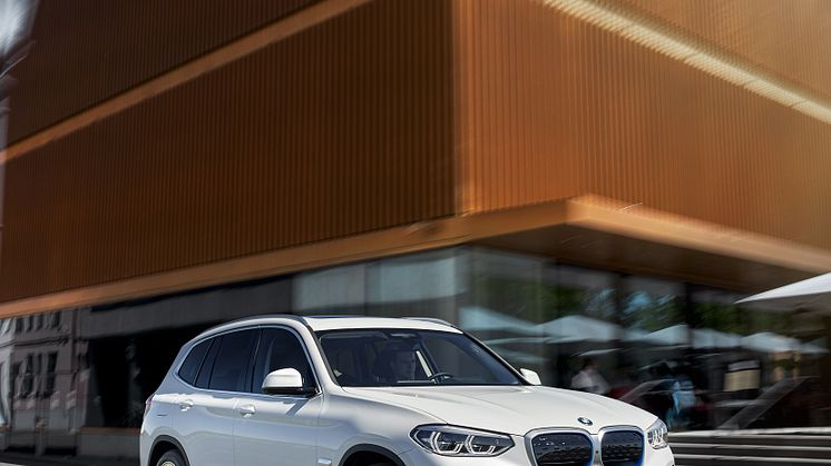 BMW iX3