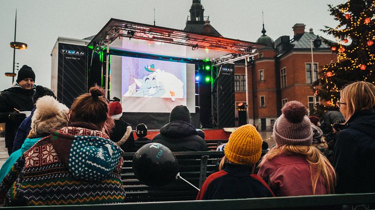Utomhusbio på Rådhustorget.jpg