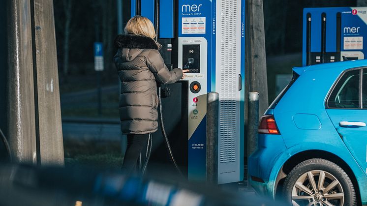 Mer sänker Drop-in priserna över hela det publika laddnätverket