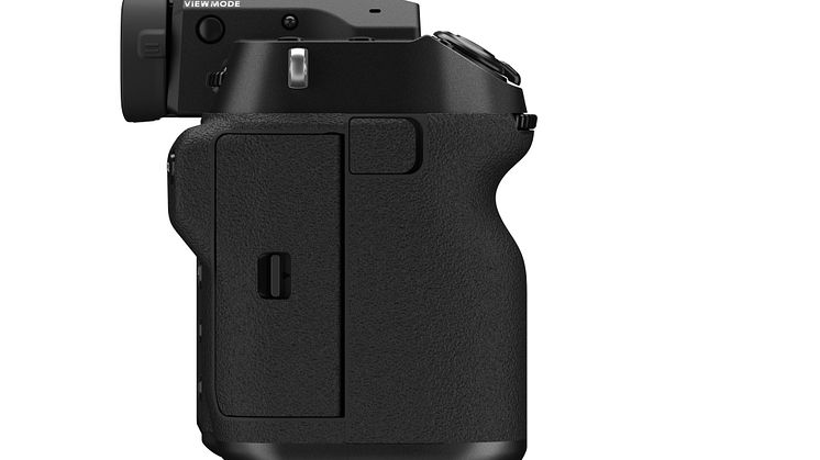 GFX100S_side_grip_CLOSE