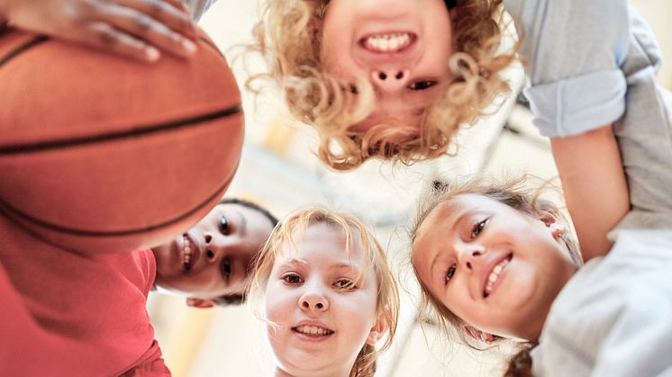 Uponor satsar på att lyfta medvetenheten som positiv arbetsgivare för nya generationer. (AdobeStock)