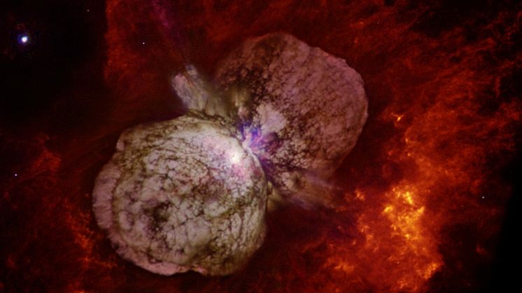 Eta Carinae är en mycket stor och ljusstark stjärna som  omsluts av ett stort och ljusstarkt gasmoln, en nebulosa  Foto: Nathan Smith, Jon Morse och NASA