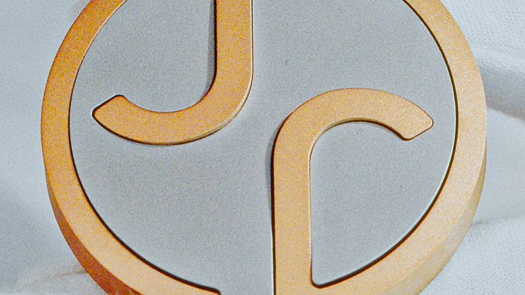 JAGUAR_MONOGRAM_ARTISTS_MARK_PORTRAIT_191124.jpg