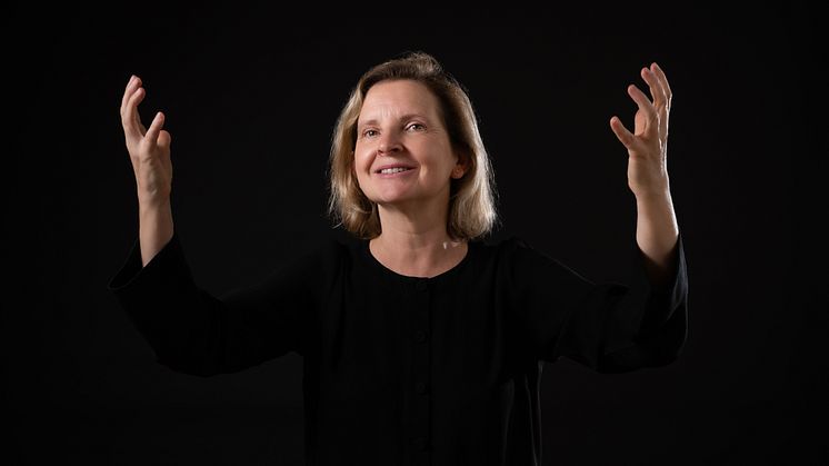 Claire Levacher gör sin första konsert som chefdirigent för Dalasinfoniettan med mezzosopranen Matilda Paulsson som gäst