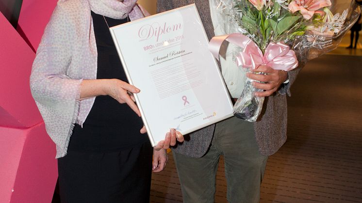 Samuel Rotstein, 2016 års mottagare av BRO:s Utmärkelse, och Elizabeth Bergsten Nordström, ordförande BRO 