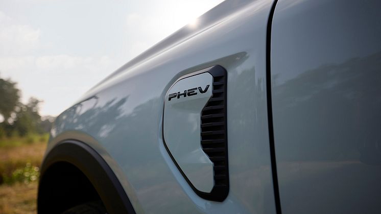 FORD 2024 RANGER LADBAR HYBRID (9).jpg