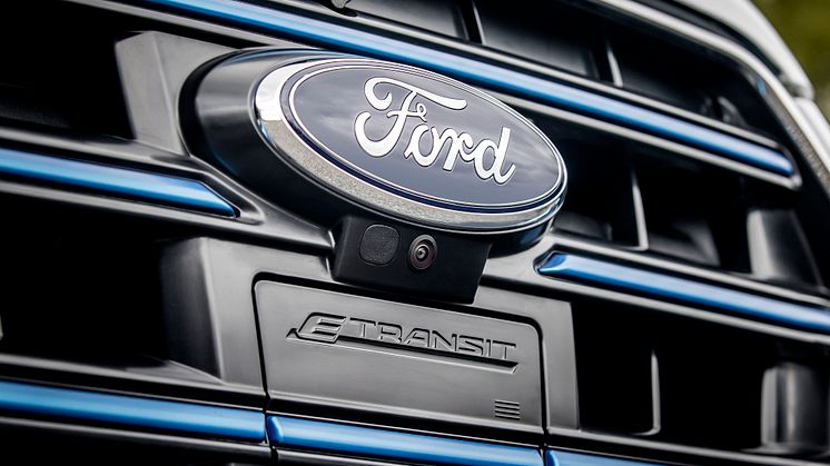 Ford Pro uvádí na český trh nový E-Transit s prodlouženým dojezdem