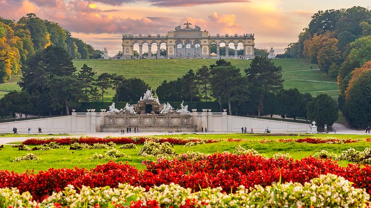 DEST_AUSTRIA_VIENNA_SCHÖNBRUNN_GARDENS_GettyImages-1378123067_Universal_Within usage period_95669