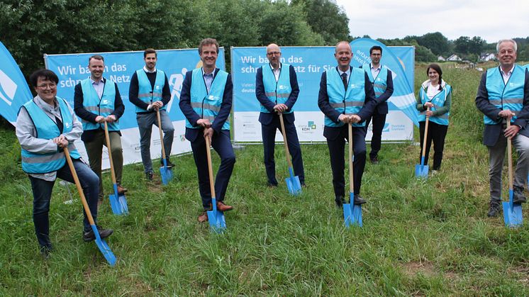 Spatenstich zum geförderten Glasfaserausbau im Kreis Olpe