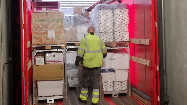 Posten og Bring tar nå i bruk et nytt pallesystem som vil redusere både antall kjøretøy på veiene og selskapets CO₂-utslipp. Foto: SpaceInvader
