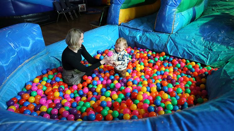 Westbad Leipzig - XXL-Hüpfburgen beim Winterferienprogramm