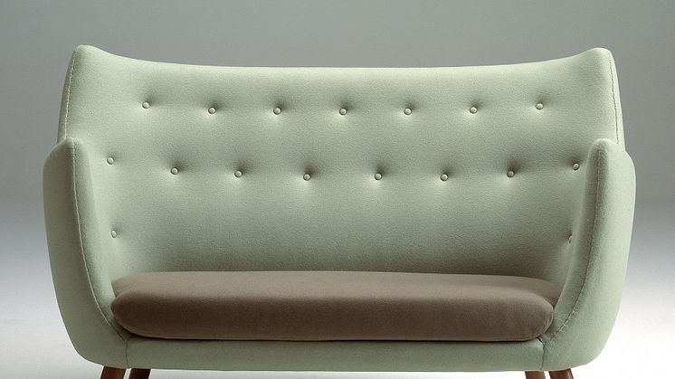 Konsuln på arbete i Falkenberg, inviger dansk designmöbel-utställning
