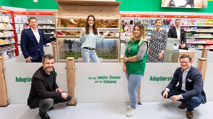 Das Projektteam der Fressnapf Adoptierstube v.l.n.r. Christian Anderle und Tom Benda (Tierquartier), Maggie Entenfellner, Fressnapf Mitarbeiterin, Eva Persy (Tierschutzombudsfrau Wien), Hermann Aigner und Thomas Kerschbaumer (Fressnapf Österreich)