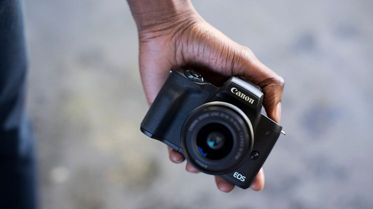EOS_M50_