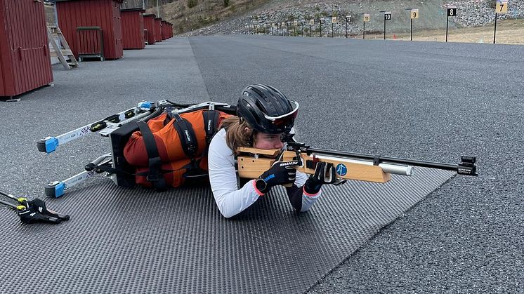 Elisabeth skiskyting i rullestol