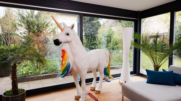 97765_Regenbogeneinhornfohlen Großfigur_(c) Schleich