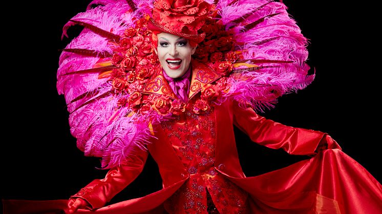 Björta från Bland drakar och dragqueens gästar Örebro läns bibliotek under sportlovet med en sagostund för barn. Foto: Peter Knutson