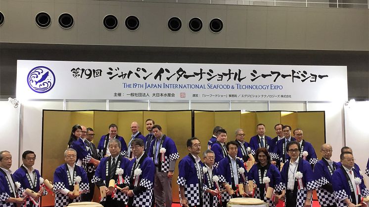 Messen åpnes i Tokyo
