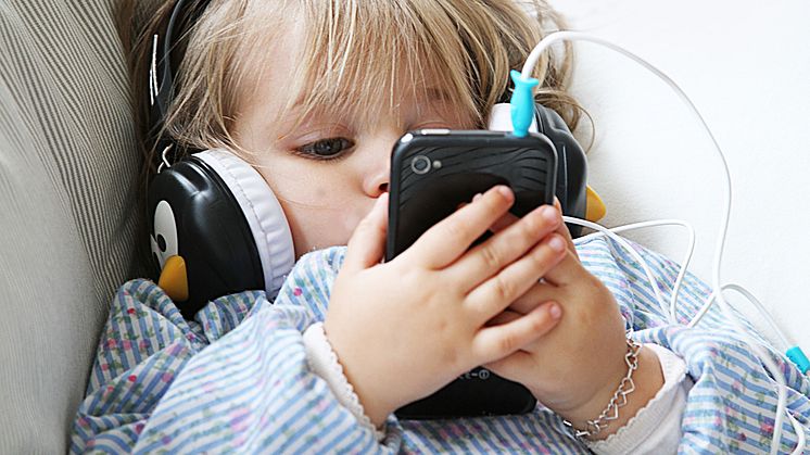 KaZoo barn med iPhone
