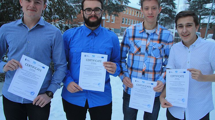 Macies Papciak, Krystian Kot, Karol Sitarz och Kamil Drozo tillhör den 20-mannagrupp av polska elever som under 3 veckor studerat på Utbildning Nord i Övertorneå. Alla har trivts bra och kommer gärna tillbaka. 