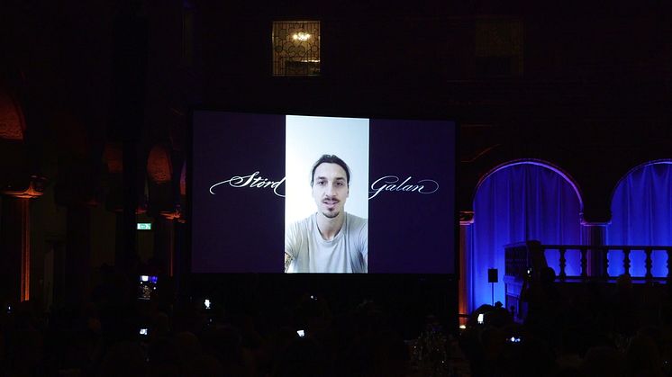 Zlatan Ibrahimović tacktal på FUB:s gala Störd och stolt