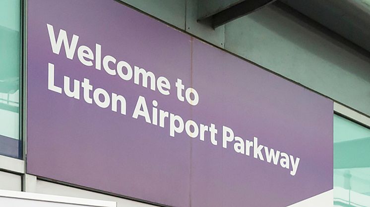Luton Airport Parkway station