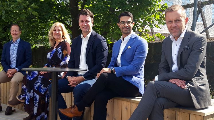 The team from left to right: Jakob Ursby, Volvo Penta, Helene Niklasson, Group Trucks Technology, Christopher Hedvall, Volvo Autonomous Solutions, Ethan Faghani, Cetasol, Jonas Sandberg, Qamcom