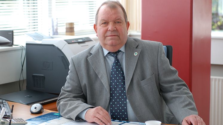 Poul Erik Krogh ses her på sit kontor i Forenede Services hovedkontor i Søborg i 2006. 