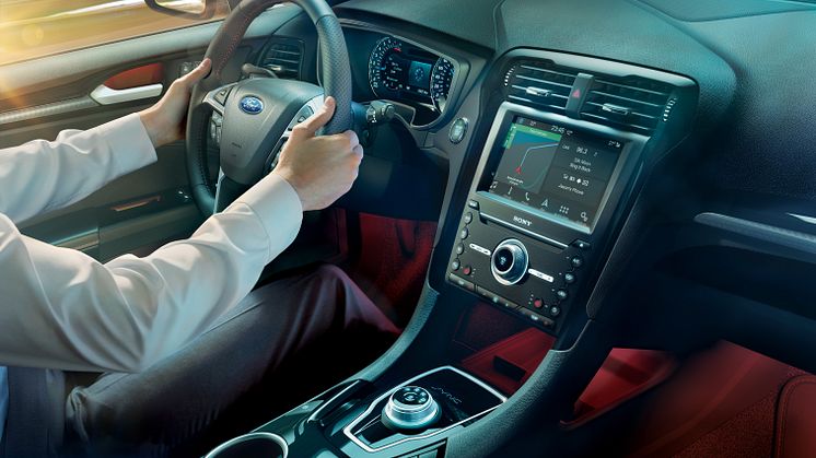 2019FordMondeo-Hybrid_013