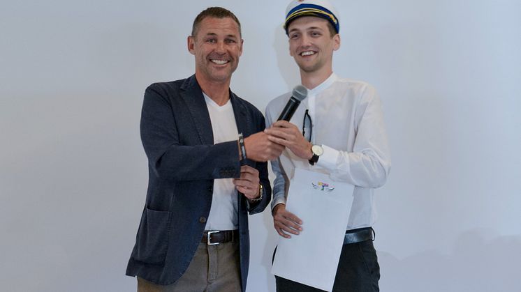 Andreas Kornum Buus fik Tom Kristensens Fighterlegat på 3.000 kr. 