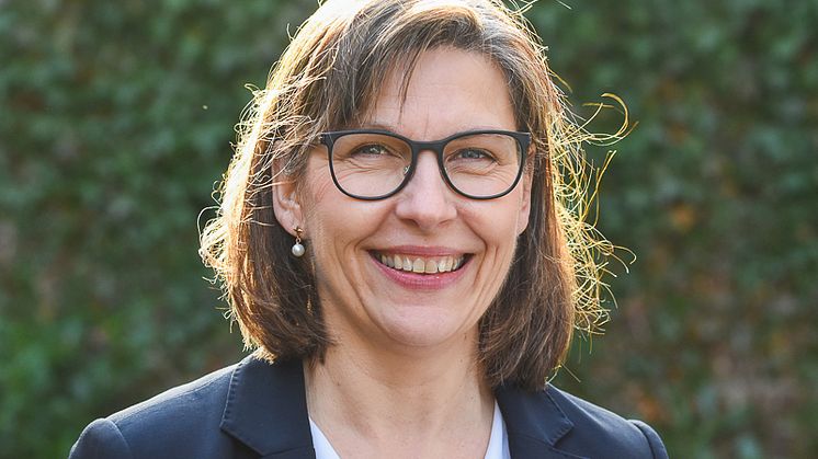 Anette Sandström är uppvuxen i skånska Bara. I dag bor hon – på lagom tågavstånd från Malmö – i Eslöv