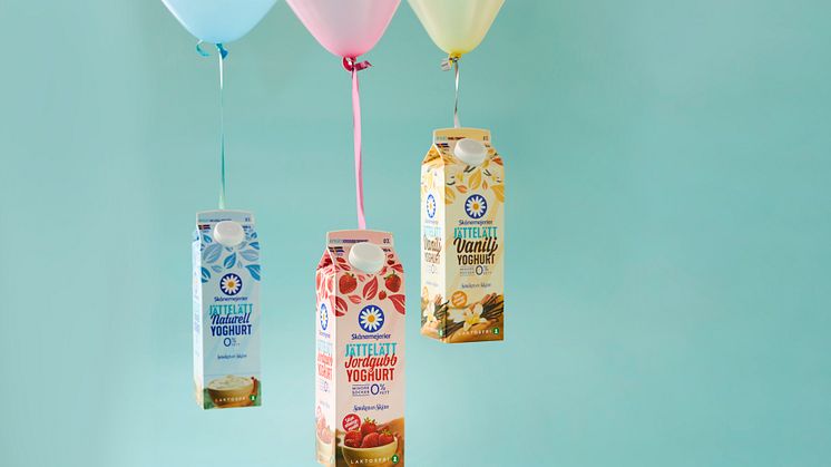 Jättelätt Yoghurt från Skånemejerier är helt fettfri, laktosfri, utan sötningsmedel och har bara 4% socker