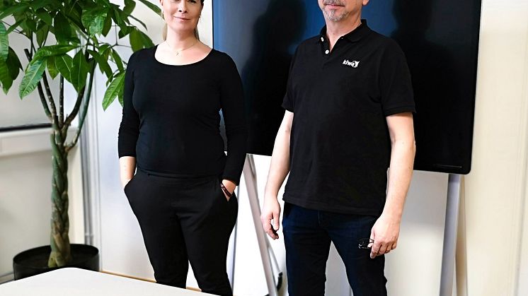 Lisbeth Yvonne Dalheim Risan og Terje Roar Hansen er klare med videobasert liveundervisning i NDT.
