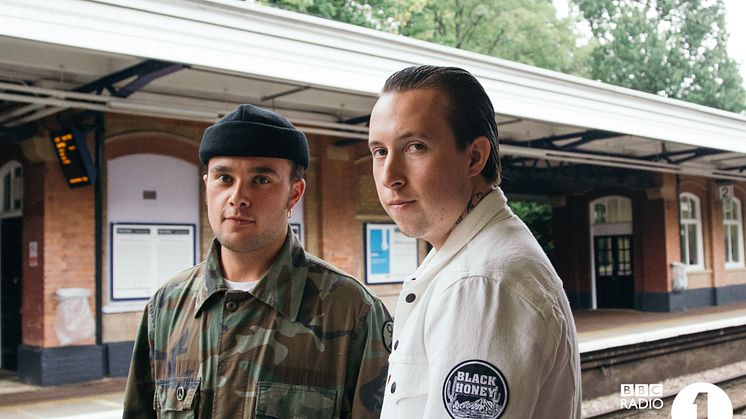 Punk duo Slaves, at Letchworth Garden City station, tell Natasha's story of difficulties with anxiety and depression