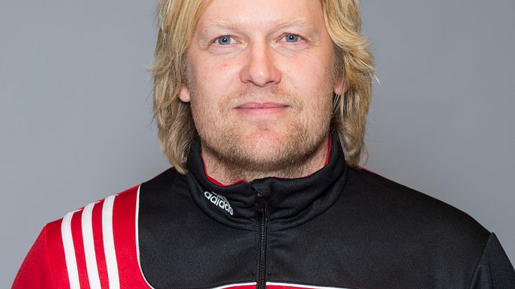 Niklas Spångberg och Per Brykt, Sandvikens IF,  får Woody Ungdomsledarstipendiet 2012 