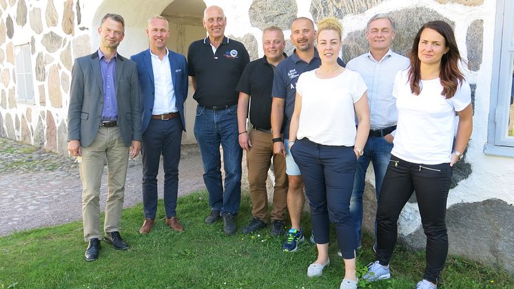 Janne Olofsson verk.chef gymnasieskolan, Jonas Fischer VD Automationsteknik, Robin Gustavsson (KD), Joachim Fors (S), Johan Gunnarsson bit.rektor HTS, Tony Helm rektor YHS , Carina L Malmberg Teknikcollege & Johanna Lindqvist bit.rektor Jacobsskolan