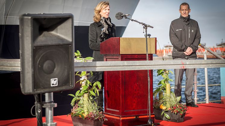 Sally Borrows, Taufpatin der "Copenhagen"