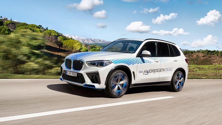 P90433010_highRes_bmw-ix5-hydrogen.jpg