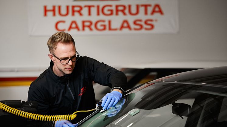 Økning i steinsprutskader – Hurtigruta Carglass® kan hjelpe deg med alt av bilglass!