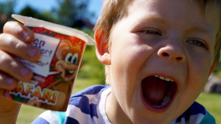 Jubler for enda bedre smak på Yoplait Safari barneyoghurt