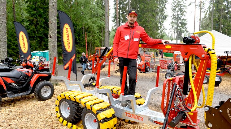 Bison 1000 Kombi är miniskördare/-skotare som kommer med hydrauliskt midjelås för bästa stabilitet. Foto: Elmia AB