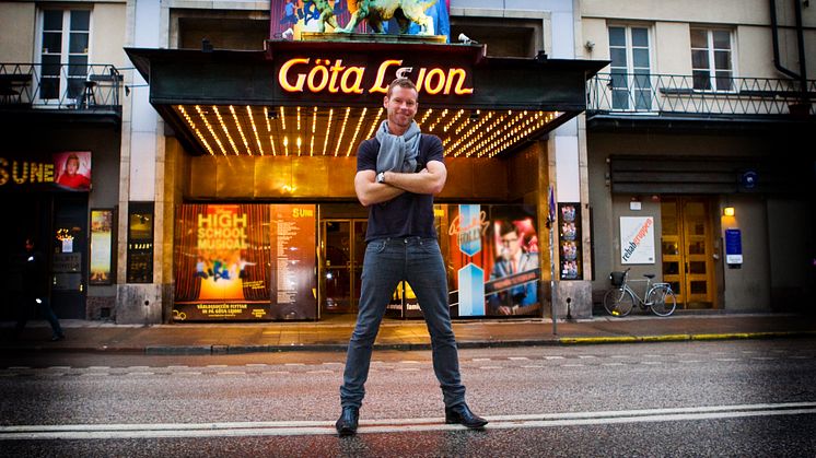 Petra Mede, Jakob Öqvist och Phil Nichol till Raw comedy club